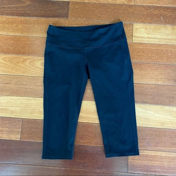 Athleta Pants - ATHLETA Black Crop Active Leggings Sz Small